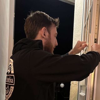 Steven, artisan vitrier à Crépy-en-Valois (Oise)